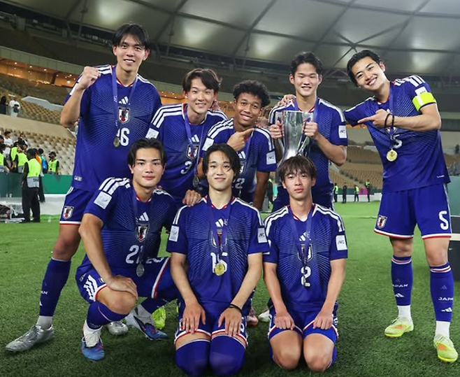 U-23 아시안컵 제패한 일본 U-21 축구대표팀. 사진=JFA
