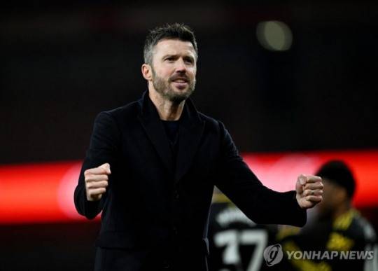 승리를 기뻐하는 맨유의 마이클 캐릭 감독 / 사진=연합뉴스