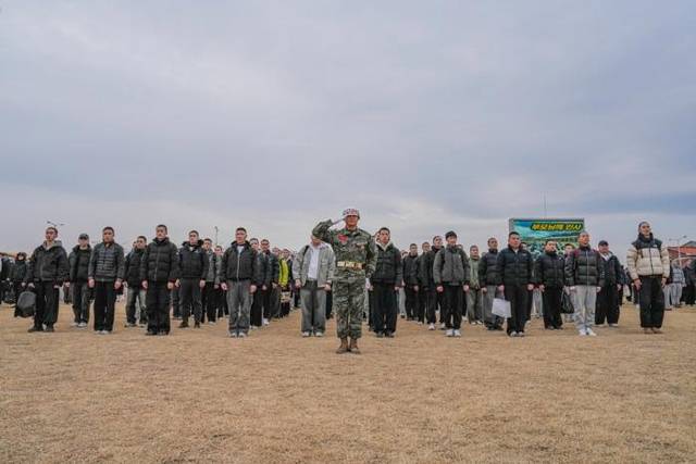 해병대교육훈련단이 26일 개최한 1326기 신병 입영식에서 신병들이 행사 연병장에 도열해 있다. 해병대 제공/국방일보