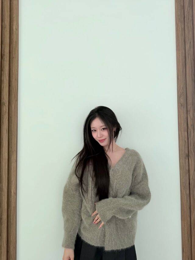 티아라 지연이 한층 깊어진 분위기의 근황을 전했다. / 지연 SNS