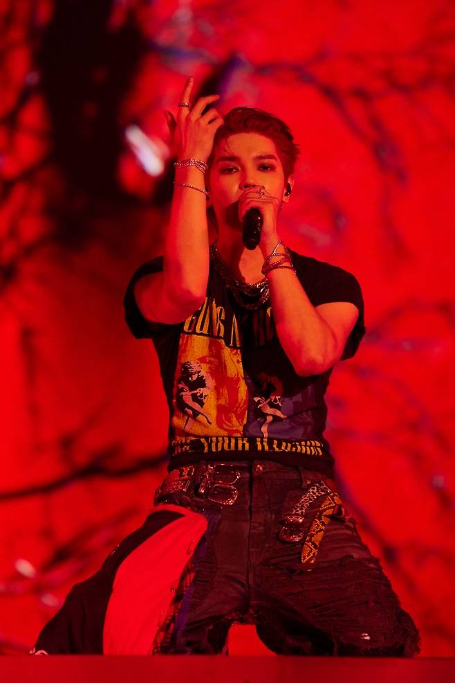 태용은 이번 공연에서 '락드 앤드 로디드' '스키' '머메이드' '엠 아이 인 러브 오어 낫' '필링 마이셀프' 등 미공개 신곡 무대만 5곡을 펼쳤다. SM엔터테인먼트 제공