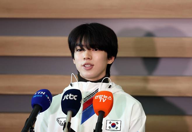 돌아온 프로그램, 더 빛났던 연기... 피겨 차준환, 사대륙 은메달