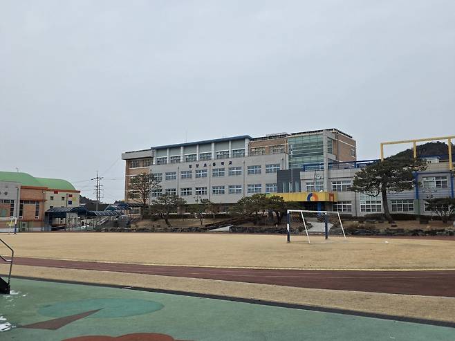 이 전 총리가 다녔던 청양초등학교 모습.