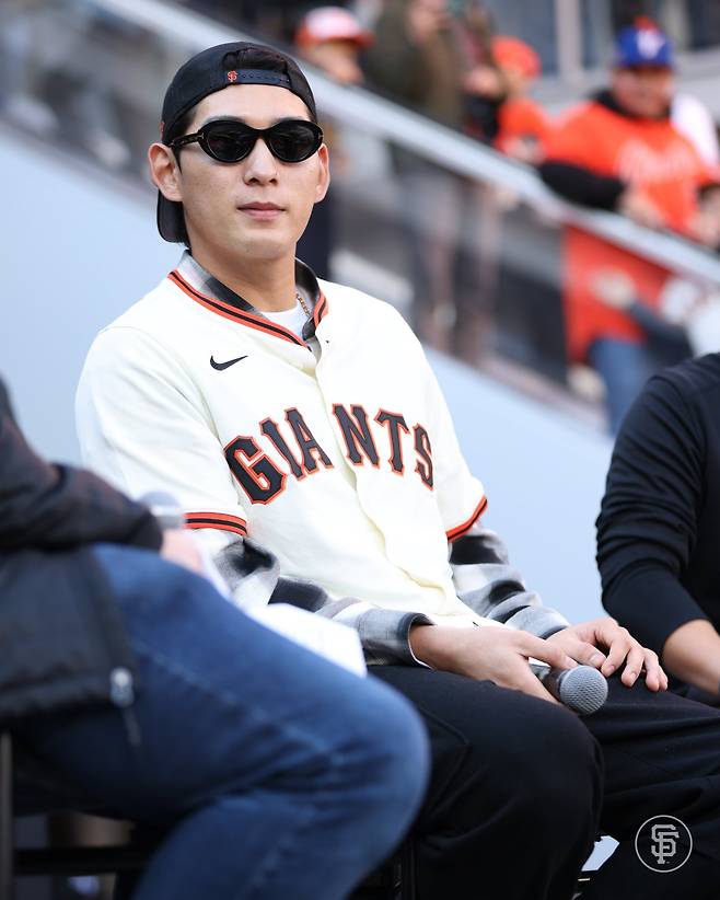 샌프란시스코 이정후는 최근 서류 문제로 공항에 4시간 억류되는 해프닝을 겪었다. 그는 액땜을 뒤로하고 2026시즌을 향한 힘찬 도약을 예고했다. 사진출처｜샌프란시스코 구단 공식 SNS