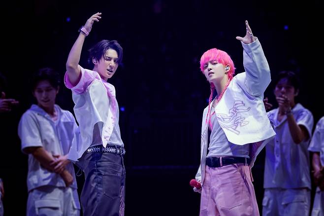 세븐틴 에스쿱스X민규, 2만 6000 관객과 'HYPE VIBES'..라이브 파티 성공적 포문