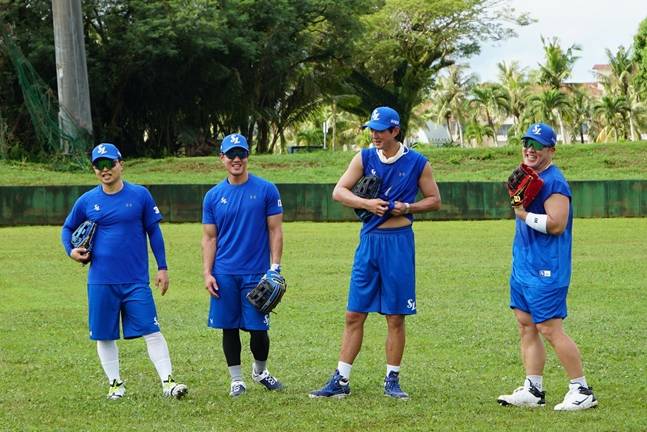 외야에서 훈련을 하고 있는 김헌곤(왼쪽부터), 이성규, 구자욱, 최형우. /사진=삼성 라이온즈