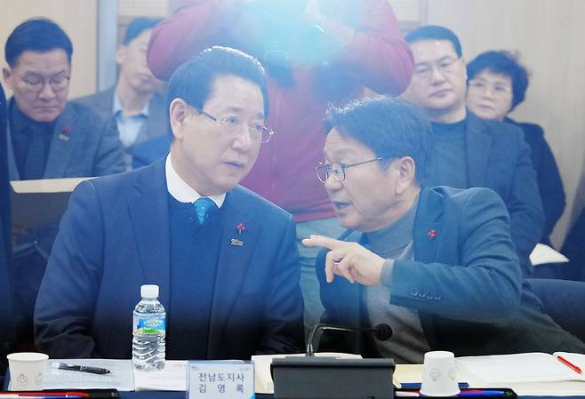 김영록 전남지사와 강기정 광주시장 [광주시 제공. 재판매 및 DB 금지]