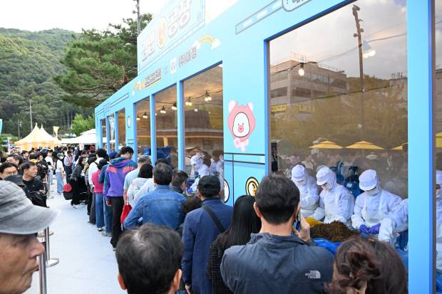 지난해 김밥축제장에 개설된 김밥 공장 전경.사진=김천시 제공