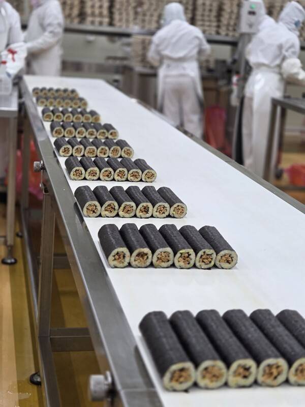 냉동 직전의 완성된 김밥 모습 / 사진=정유진 기자