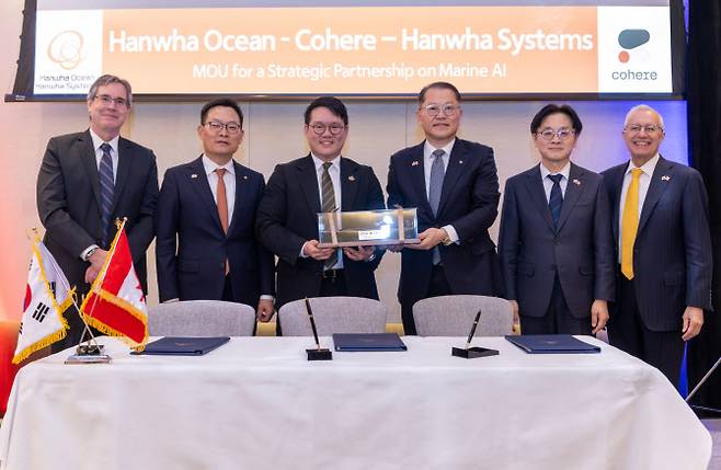 한화오션과 한화시스템은 캐나다 AI 기업인 코히어(Cohere)와 인공지능 기술 협력을 위한 MOU를 체결했다. (사진=한화)