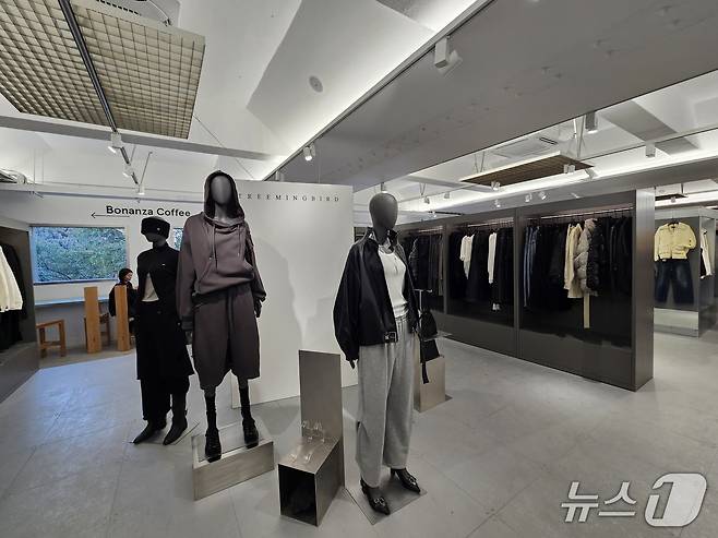 마뗑킴 성수 플래그십 스토어 내부 모습.ⓒ 뉴스1/김진희 기자.