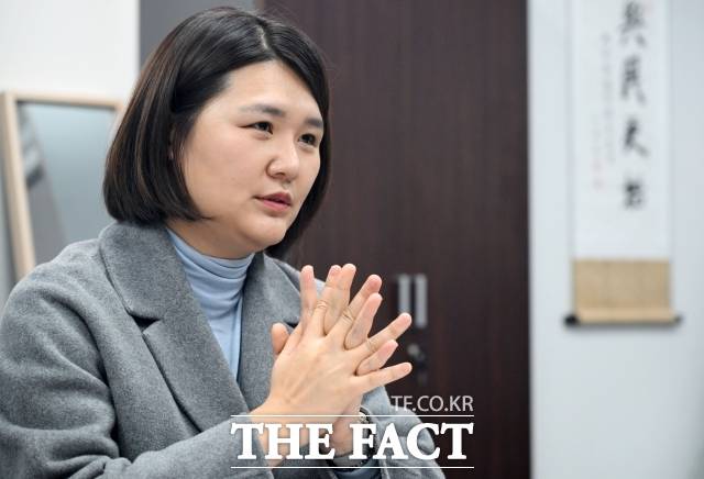 손솔 의원은 2030세대 보수화에 대해 "젊은 세대들이 기성세대에 까칠한 게 맞다고 본다. '까칠'한 게 사회 변화의 원동력 중 하나라고 보기 때문이다. 내가 기득권과 다른 이야기를 할 수 있어야 된다. 오히려 청년들의 이 까칠함을 규정하고 재단하려고 하는 조급한 마음이 사회에 있는게 아닐까 싶다"고 말했다. /남용희 기자