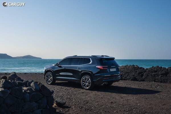 GMC 대형 SUV 아카디아
