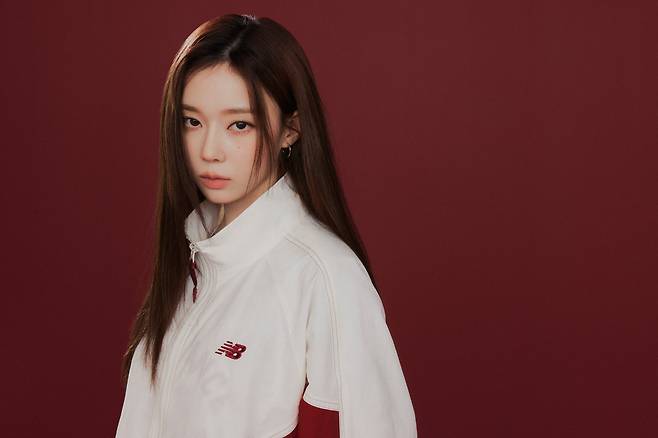 뉴발란스의 이스케이프 바람막이. 한국에서 개발해 제작한 상품으로, 러닝 수요에 힘입어 매출이 늘고 있다. / 이랜드그룹