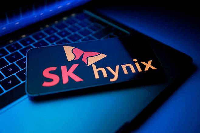 The SK hynix logo appears in this illustration taken on Aug. 25, 2025. [REUTERS/YONHAP]
