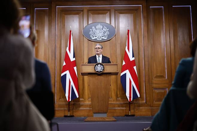 키어 스타머 영국 총리가 지난 19일 런던 다우닝가에 있는 브리핑 룸에서 연설하고 있다. EPA연합뉴스