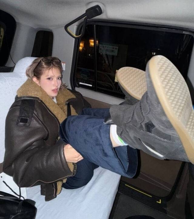 전소미, '공중도덕' 욕 먹자 은근슬쩍 사진 삭제…택시서 신발 번쩍 '해명은 無' [MD이슈]