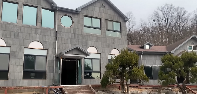 차은우 매니지먼트 법인이 있는 곳으로 알려진 강화도 장어집.[이진호 유튜브]