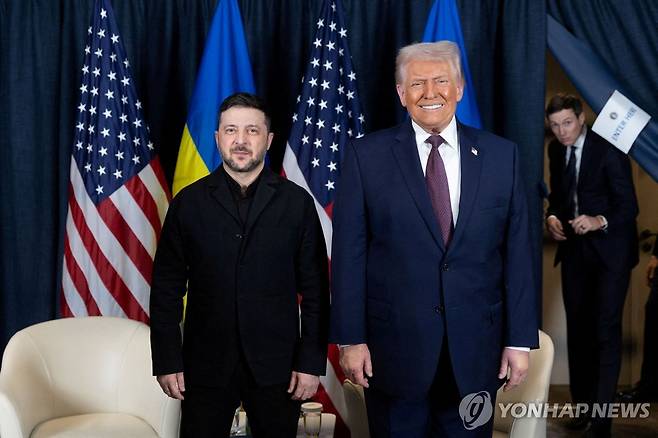 다보스포럼서 만난 젤렌스키 대통령과 트럼프 대통령 [로이터 연합뉴스 자료사진. 재배포 및 DB 금지]