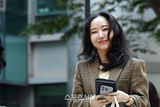 (속보) 민희진 측 “뉴진스 탬퍼링? 나 아닌 멤버 가족과 특정 기업인 결탁한 주식시장교란 공모” 주장