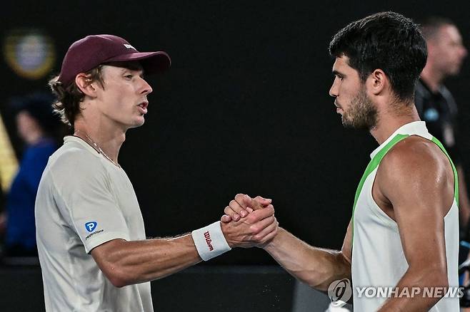 “제가 준비가 안 됐어요” 알카라스의 한마디…호주오픈을 훈훈하게 만든 스포츠맨십