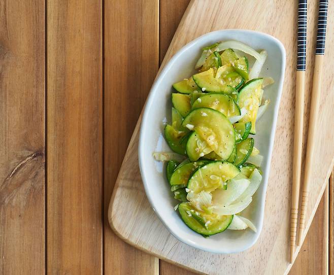 애호박은 식이섬유와 레시틴, 항산화 성분이 풍부해 중성지방과 콜레스테롤을 줄이는 데 도움이 된다. /사진=클립아트코리아