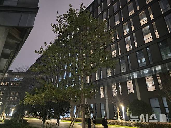 [항저우(중국)=뉴시스]오동현 기자 = 중국 대형 게임사 넷이즈의 항저우 캠퍼스 모습. 2025.1.27. odong85@newsis.com