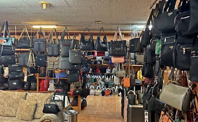 부산서 적발된 유명상표 위조상품 판매 매장 [지식재산처 제공. 재판매 및 DB 금지]