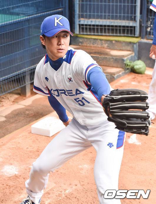 [OSEN=잠실, 박준형 기자]2018 자카르타·팔렘방 아시안게임 출전하는 한국 야구대표팀이 21일 오후 서울 잠실야구장에서 훈련을 가졌다.최충연이 불펜 피칭을 하고 있다. / soul1014@osen.co.kr