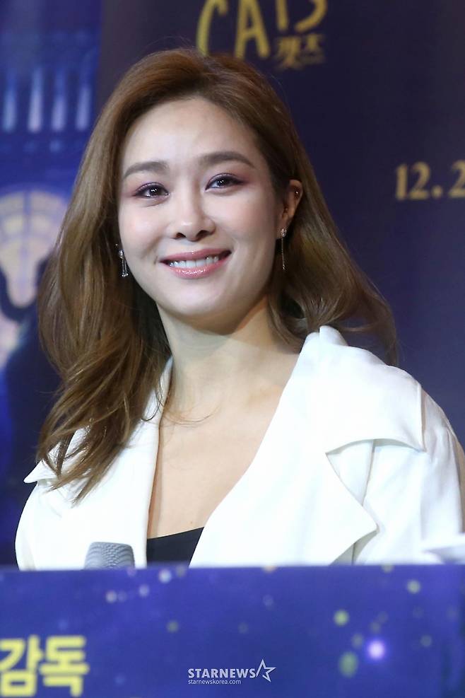 옥주현의 욕심?..'캐스팅 독식' 논란에 퐁당퐁당 겹치기 출연까지 [★FOCUS]