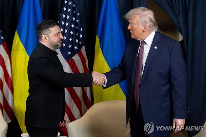 젤렌스키 우크라 대통령과 트럼프 미국 대통령 [로이터 연합뉴스 자료사진. 재배포 및 DB 금지]