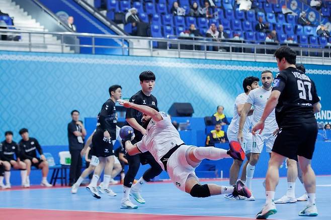 한국, 사우디아라비아 꺾고 아시아 남자핸드볼 선수권대회 5위