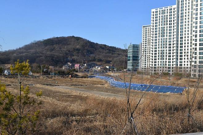 ▲의정부시 법조타운 공공주택지구내 (가칭)고산3초등학교 신설사업이 심사조건을 이행, 본격추진되는 고산동 577 일대 모습. /이경주 기자 kjlee@incheonilbo.com