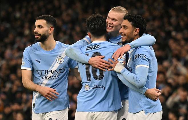 토트넘과 경기는 쉽지 않겠다 홀란드 골 침묵 깼지만 도쿠 부상 악재...맨시티, UCL 16강 行