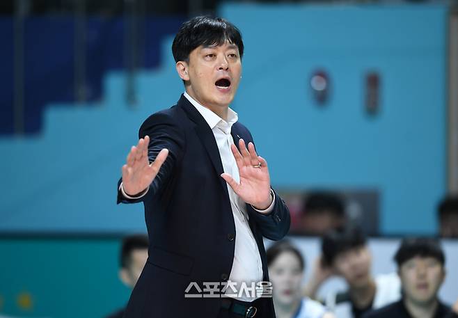 ‘5연승’ 흥국생명 상대하는 GS칼텍스 이영택 감독 “고비에서 점수 하나가 관건, 끝까지 포기하지 말아야”[현장인터뷰]