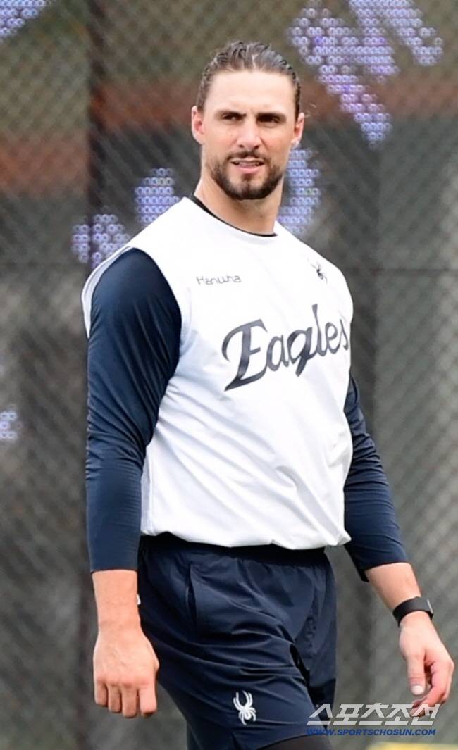 29일 대전 한화생명볼파크. 한화 외국인 투수 라이언 와이스가 러닝 훈련을 하고 있다. 대전=정재근 기자 cjg@sportschosun.com/2025.8.29/