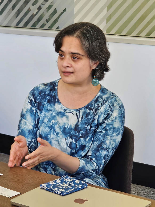 미국 샌프란시스코에 위치한 유토리 본사에서 인터뷰 중인유토리 공동창업자 데비 파리크. 최중혁 팔로알토캐피탈 대표 제공