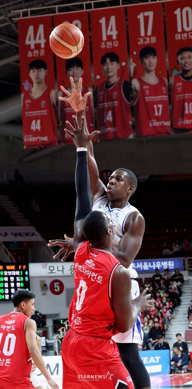 '니콜슨 32득점 맹폭' 9위 삼성, 2위 정관장 또 잡았다! 3승 1패 '천적' 면모 과시 [안양 현장리뷰]