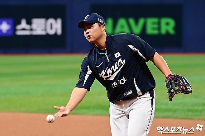 지난해 12월 국군체육부대(상무)에서 전역, 2026시즌 롯데 자이언츠에 복귀한 우타 거포 한동희. 사진 엑스포츠뉴스 DB