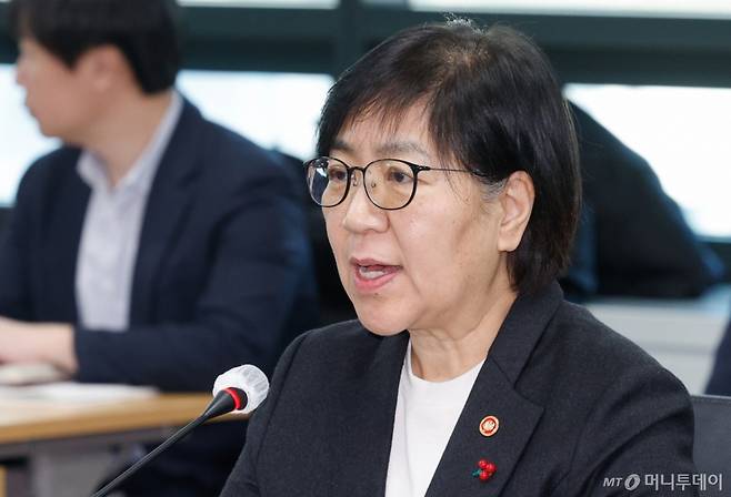 (서울=뉴스1) 안은나 기자 = 정은경 보건복지부 장관이 27일 오후 서울 서초구 국제전자센터에서 열린 제5차 보건의료정책심의위원회에 참석해 인사말을 하고 있다. 2026.1.27/뉴스1  Copyright (C) 뉴스1. All rights reserved. 무단 전재 및 재배포,  AI학습 이용 금지. /사진=(서울=뉴스1) 안은나 기자