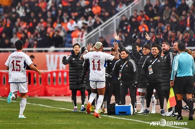 기뻐하는 산둥 타이산 선수들. /AFPBBNews=뉴스1