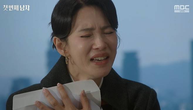 오현경, 자신이 버린 친아들 찾았다…훔친 딸과 결혼시킬 계략 '오열' ('첫번째남자') [종합]