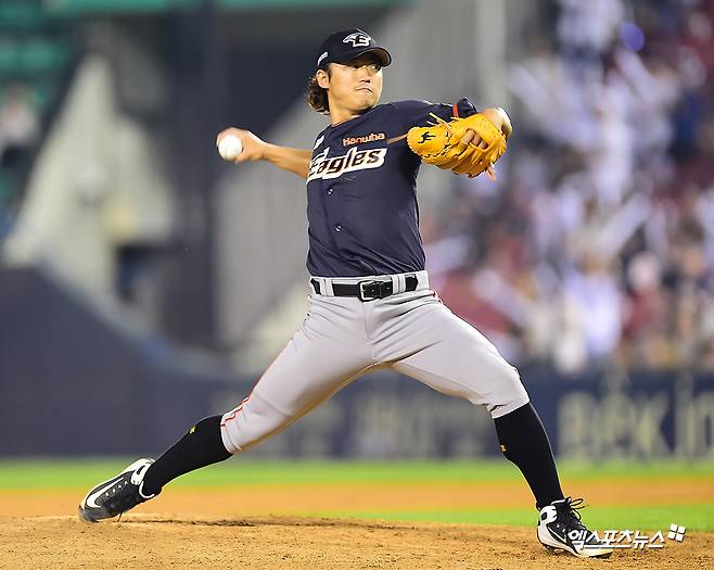 2011시즌을 앞두고 FA 보상선수로 KIA 타이거즈에서 한화 이글스로 복귀했던 투수 안영명. 엑스포츠뉴스 DB