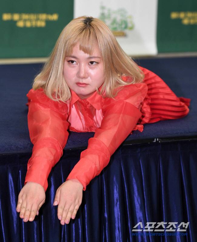 박나래 전 매니저들, 사내이사 자리에 그대로..“퇴사 처리 안 됐다”