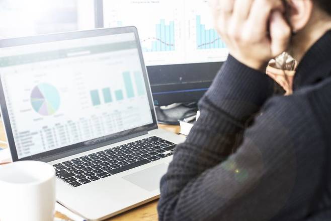 마이크로소프트(MS) 실적 발표가 뉴욕증시를 강타하면서 인공지능(AI) 거품론이 또다시 소환되고 있다. 게티이미지