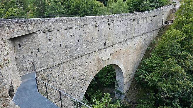 퐁 다엘 다리./박병원