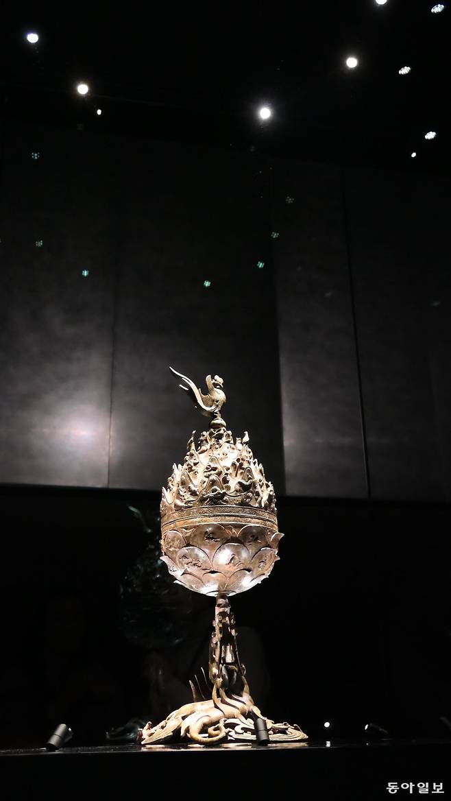 백제금동대향로 하나만으로도 충남 부여군 국립부여박물관을 가야 하는 이유로 충분하다.