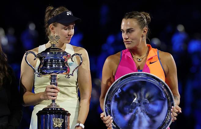 리바키나, 세계 1위 사발렌카 꺾고 호주오픈 테니스 첫 우승