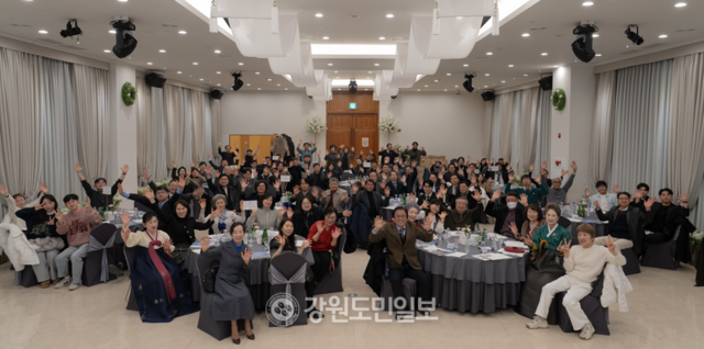 ▲ 춘천연극제(이사장 이해규)는 30일 춘천 세종호텔에서 정기총회와 ‘2026 새해출발식’을 개최했다.