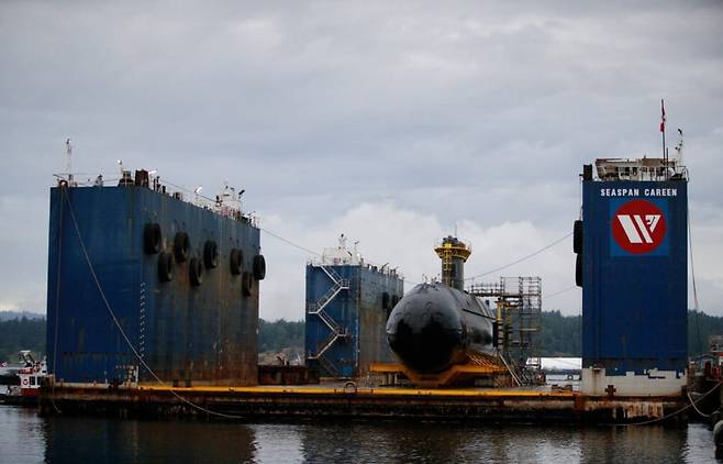 잠수함을 수리 중인 시스팬 / 사진=시스팬